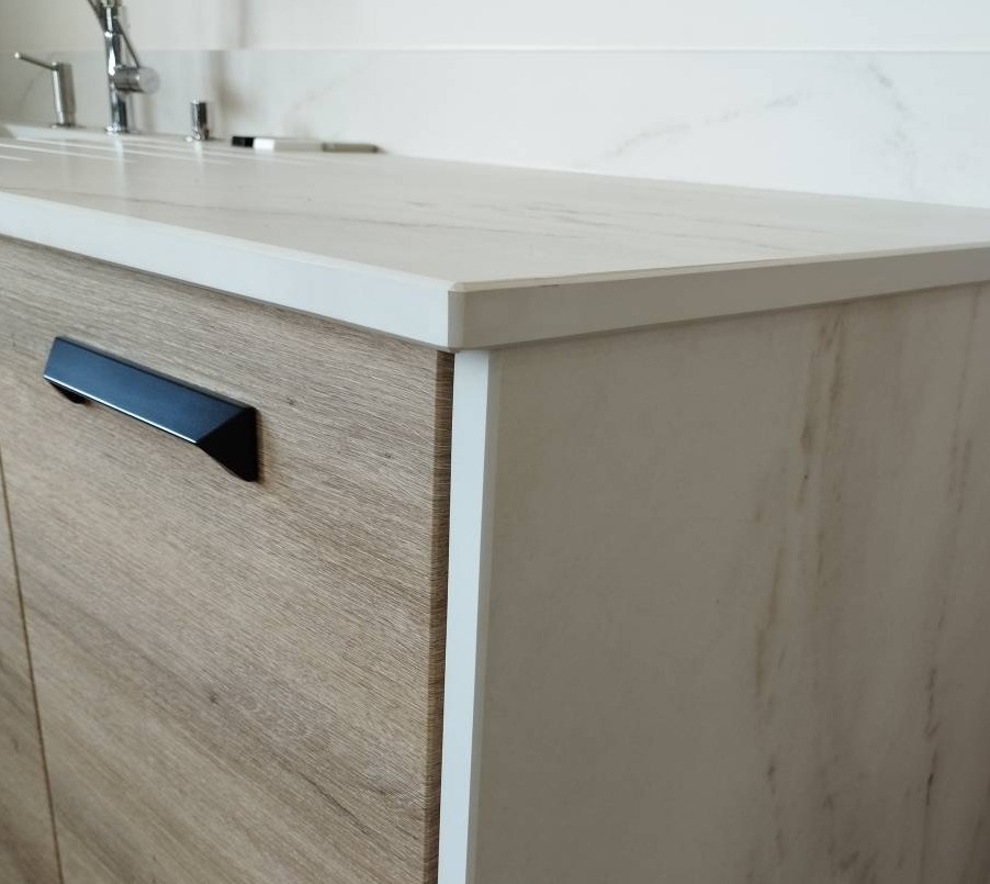 réaliser un jambage en coupe droite en céramique quartz ou granit sur des meubles de cuisine à Saint Jean D'Illac 33