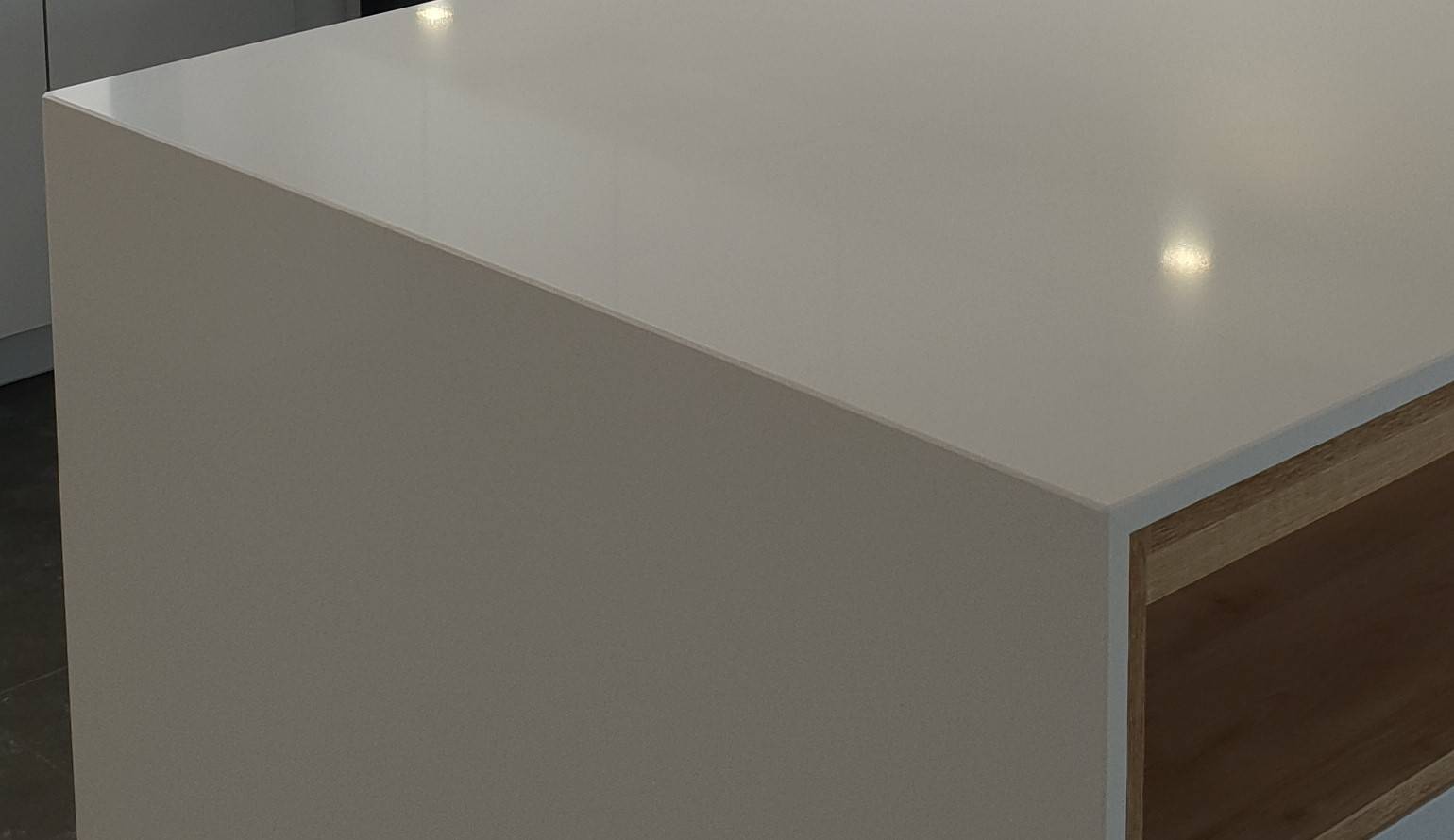 comment faire une coupe d'onglet sur mon plan de travail en pierre a Bordeaux