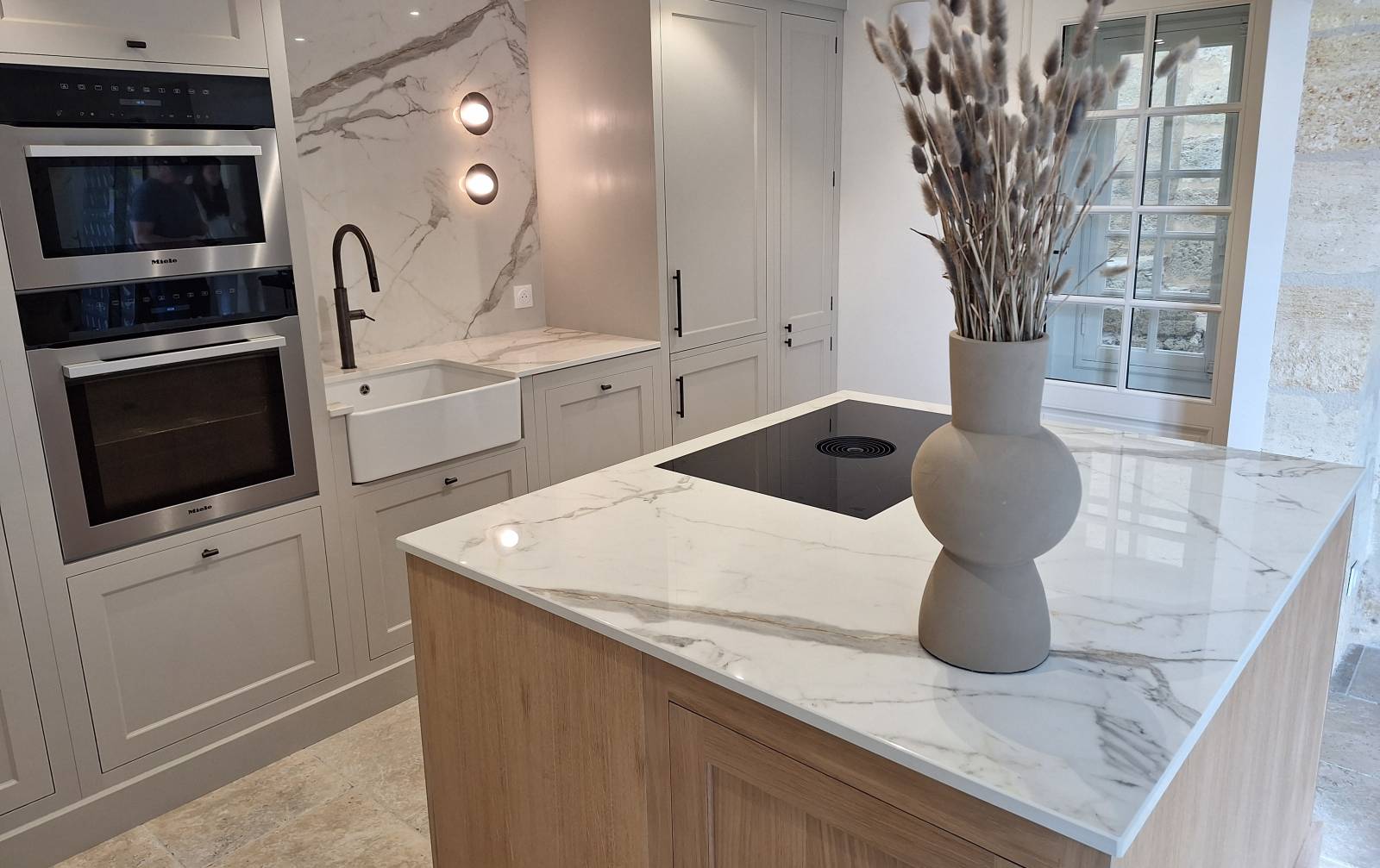 Marbrier local qui réalise des plans de travail en céramique à Salles 33770