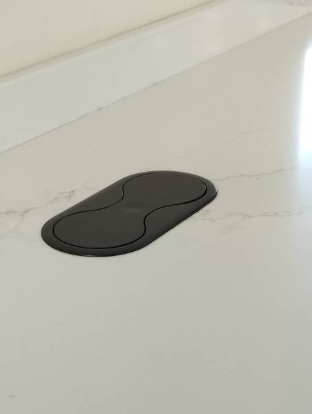 Quel marbrier pour découper un trou de prise dans mon plan de travail en céramique à Pessac