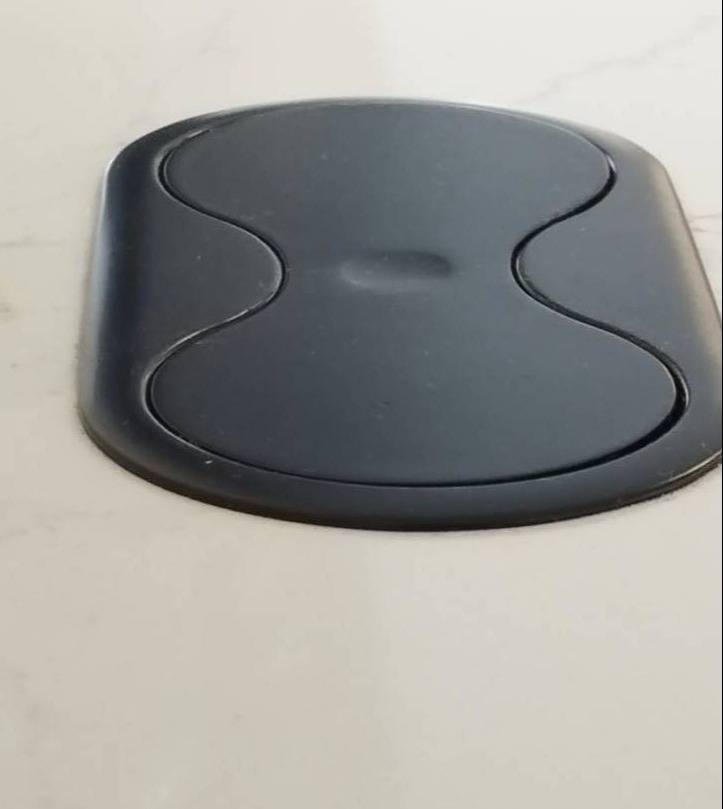 Quel artisan peut découper un trou pour installer une prise télescopique sur un plan de travail à Bordeaux