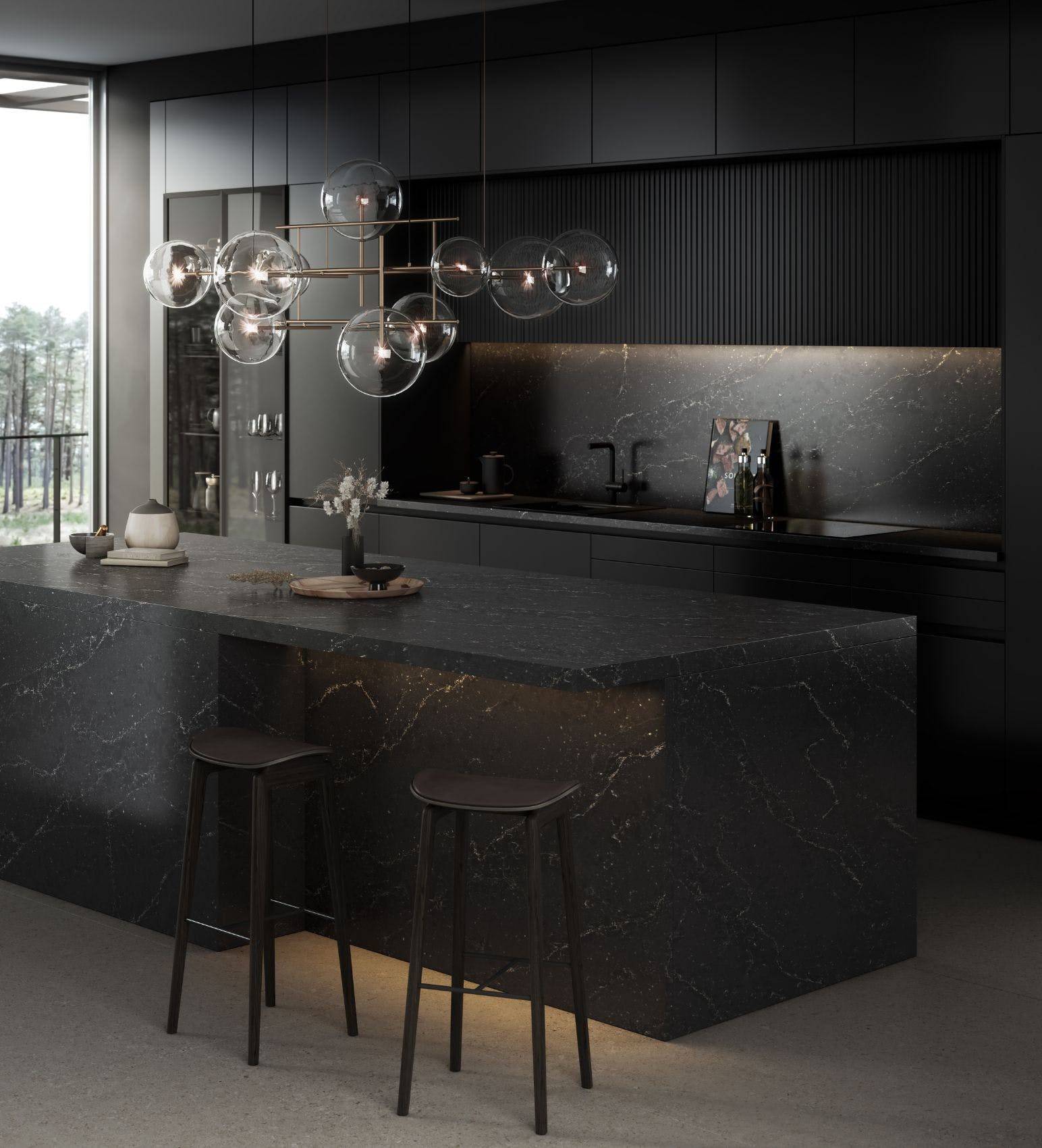 Cuisine noir avec plan de travail en silestone noir à Bordeaux