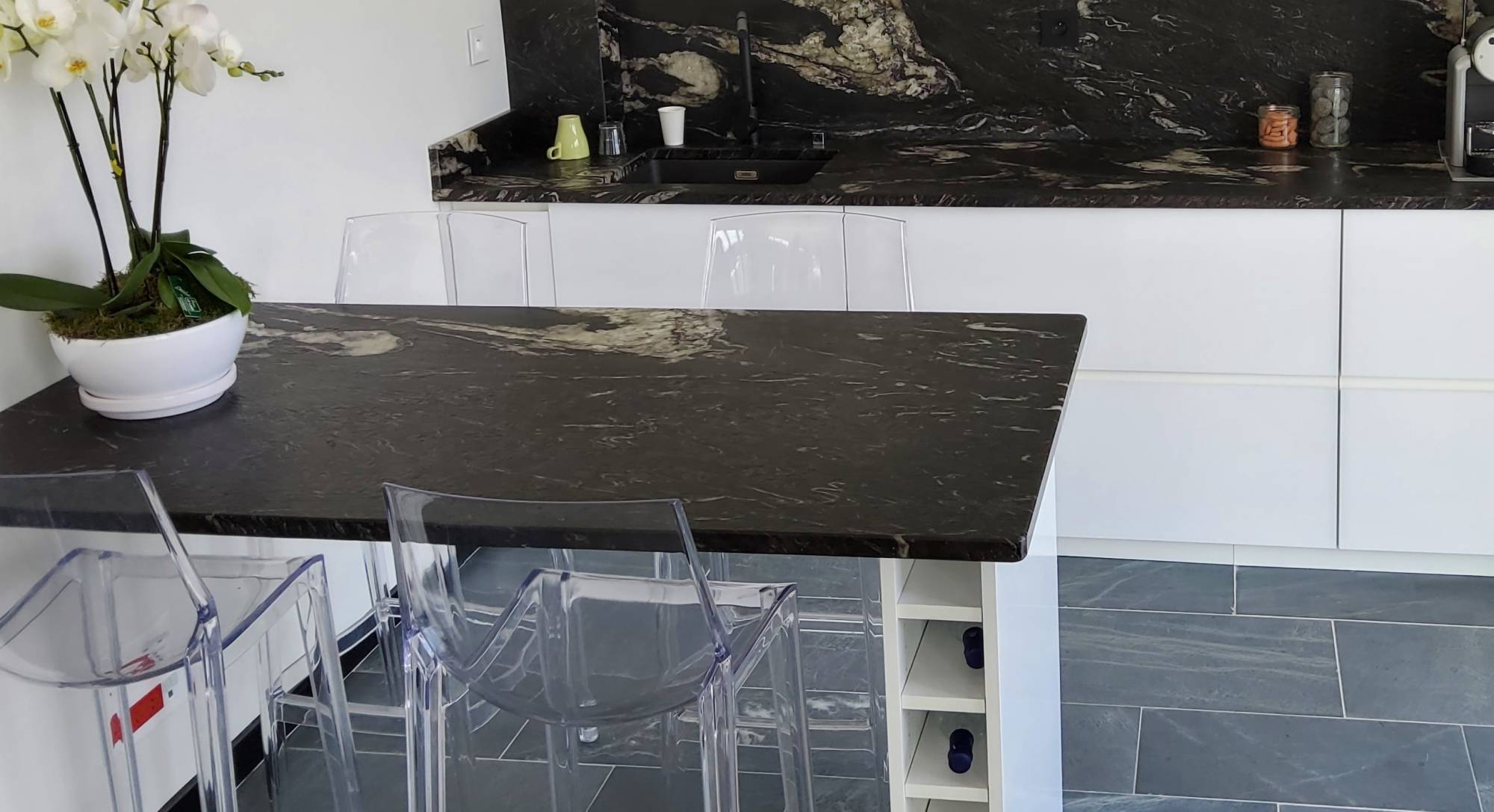 trouver un plan de travail de caractère vers saint Médard en Jalles en GRANIT