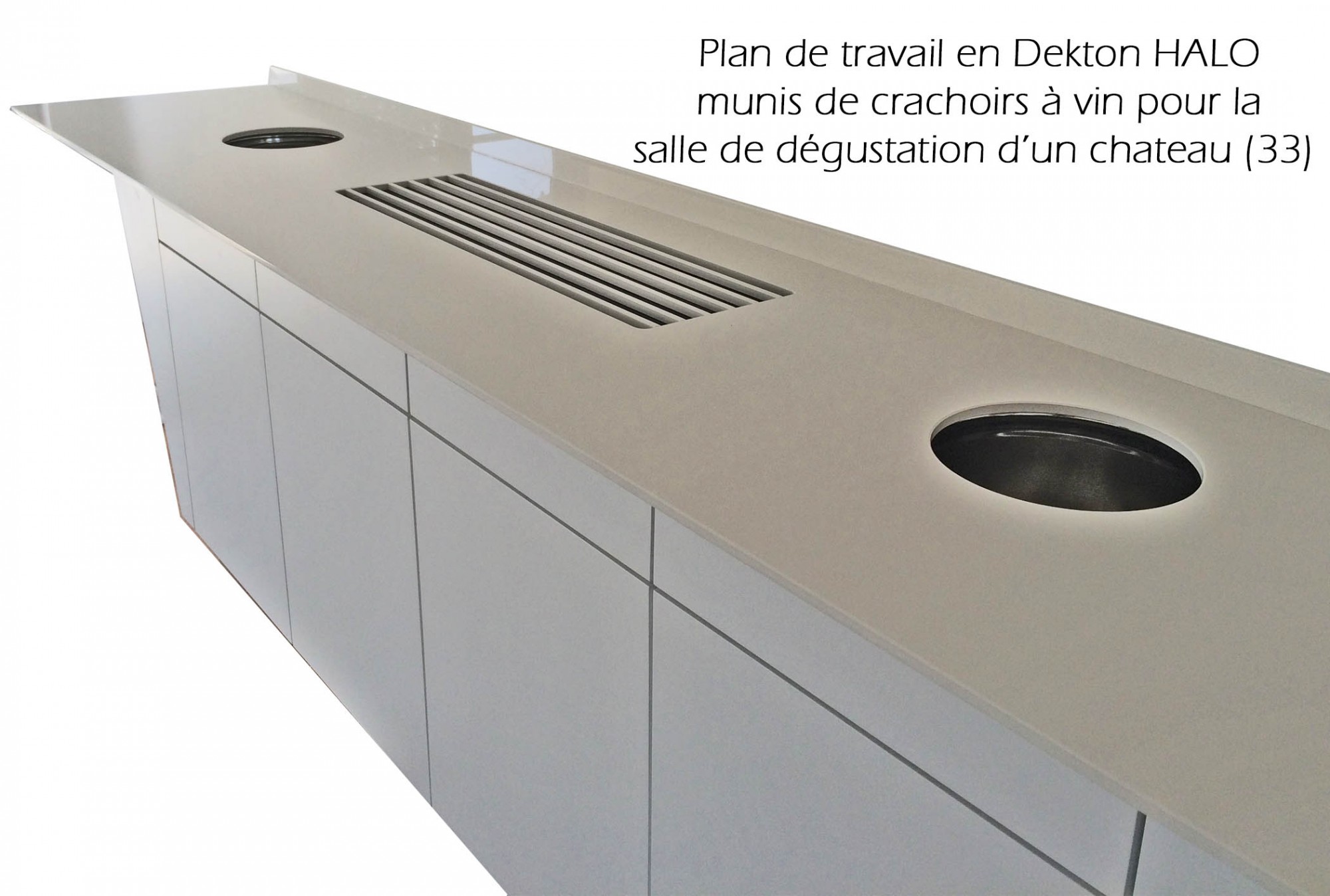 plan de travail avec crachoir pour salle de dégustation de vin bordeaux