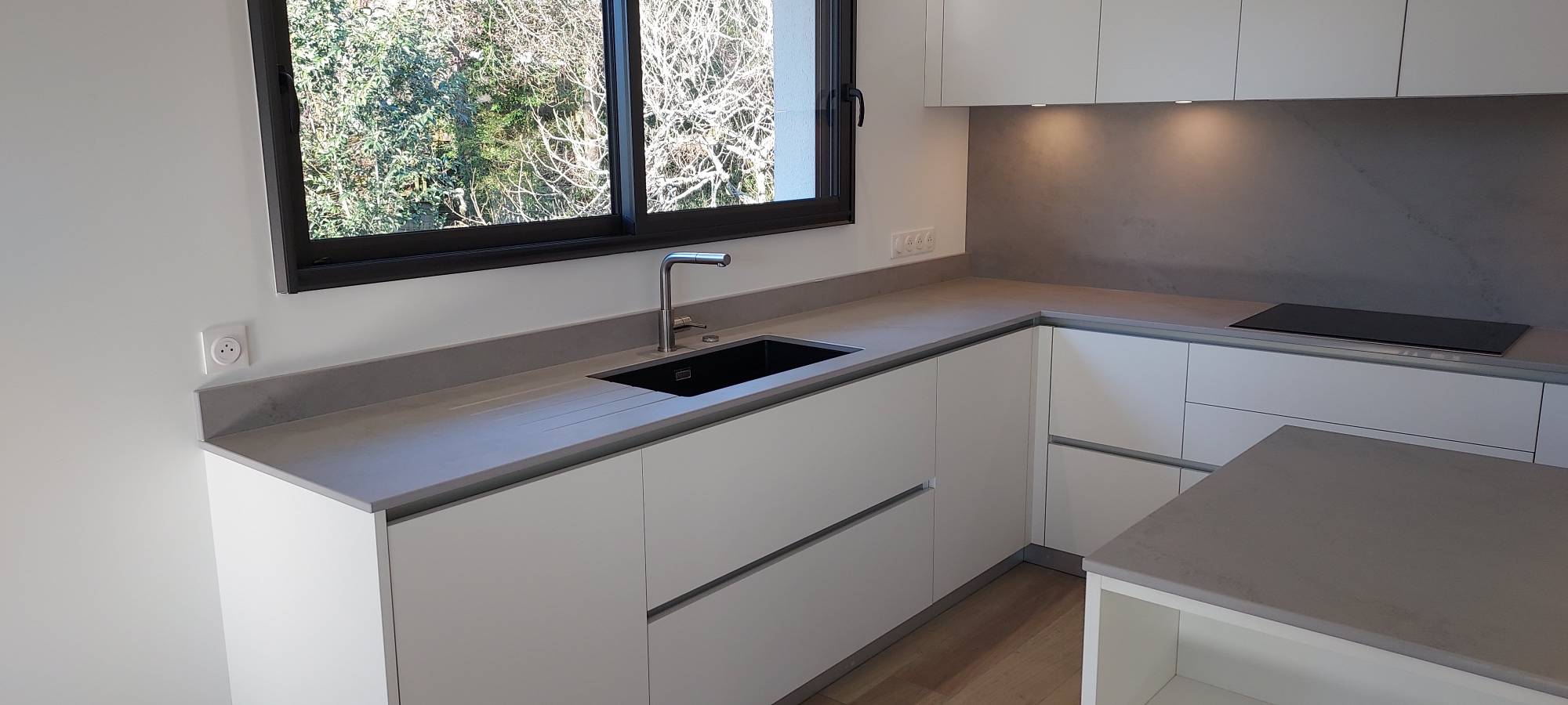plan de travail en dekton très résistant pour cuisine ou salle de bain