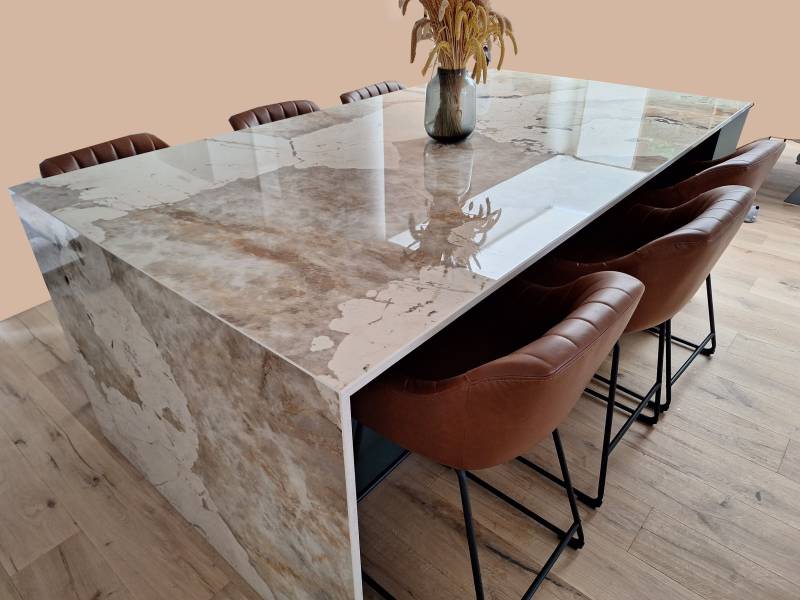 Exemple de réalisation de table en Dekton Khalo près de Pessac 33