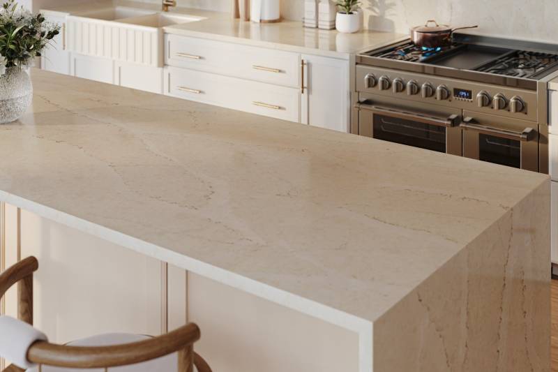 Marbrier sur le Bassin d'Arcachon qui vend et pose des plans de travail sur mesure en Silestone Calacatta Tova