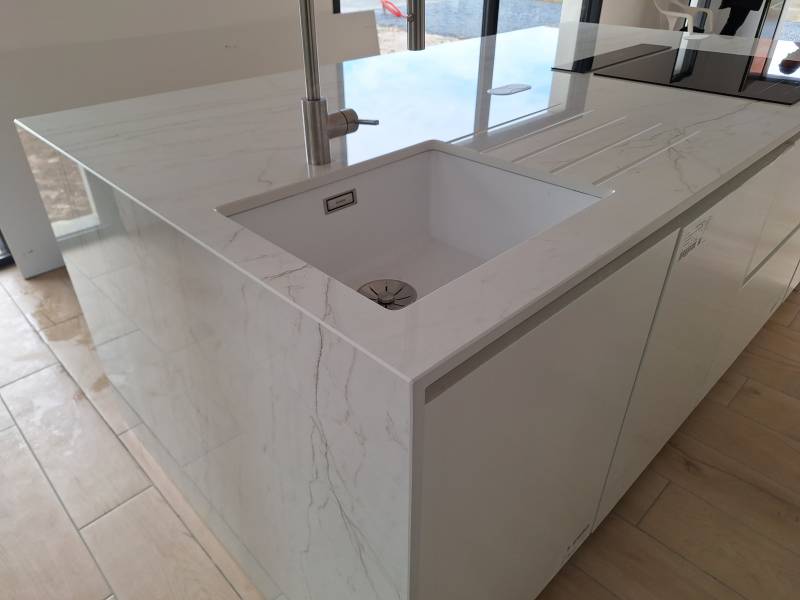 Les veinages sur des plans de travail en dekton peuvent ils se suivre?