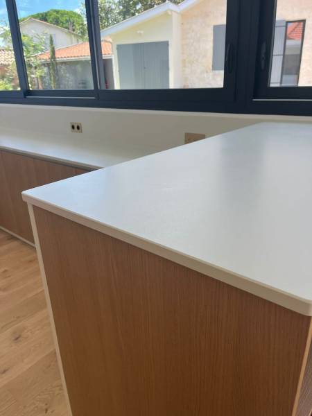 Quelle épaisseur pour un plan de travail en Dekton Aeris à Bordeaux 33?