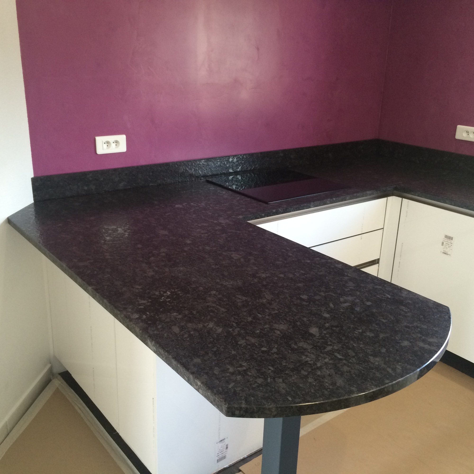 plan de travail en granit steel grey bordeaux