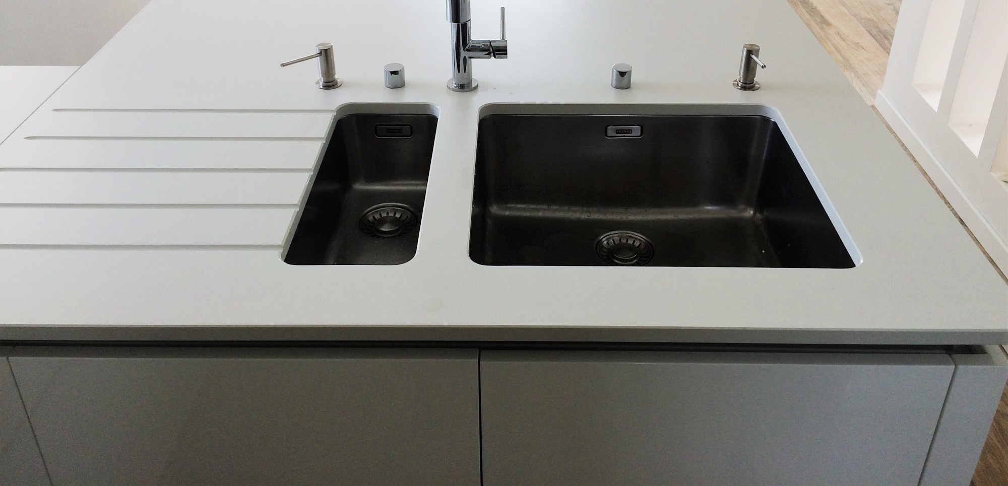 POSER UN PLAN DE TRAVAIL BLANC RAPIDEMENT A BIGANOS