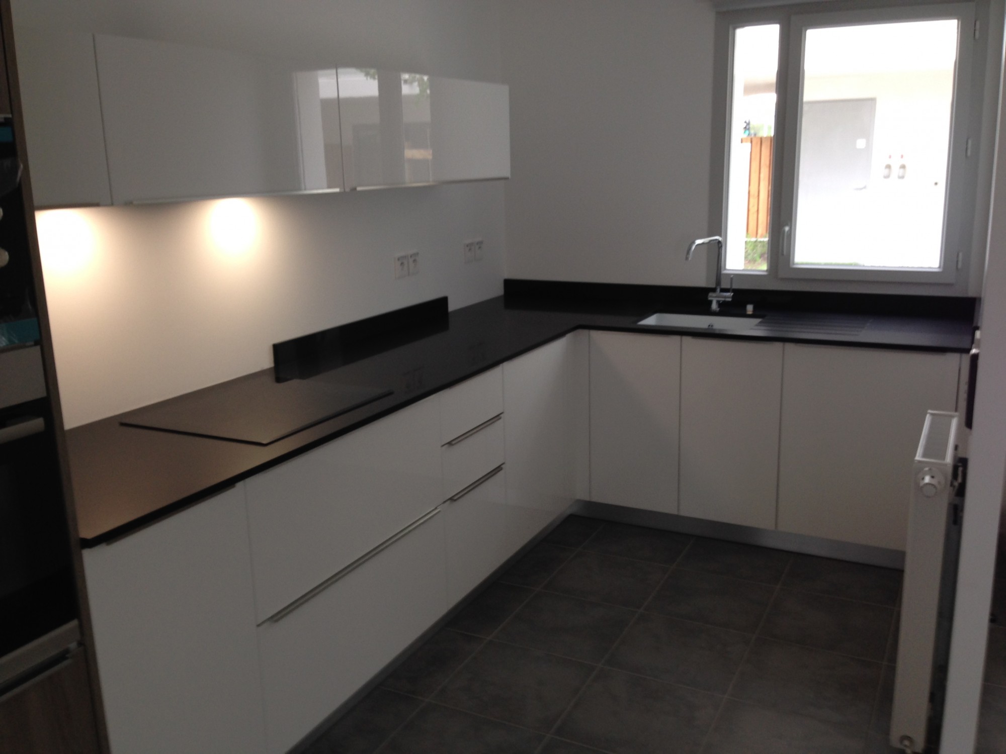 Trouver des chutes en de quartz Silestone noir en déstockage pas cher sur la région bordelaise