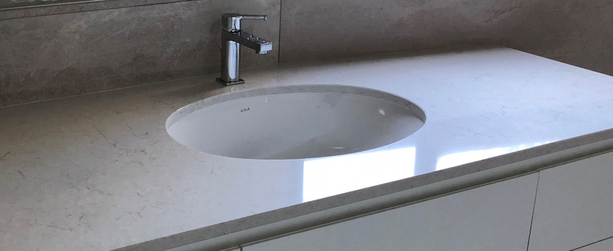 exemple de réalisation de plan de travail en Quartz Snowy Ibiza à Bordeaux 33