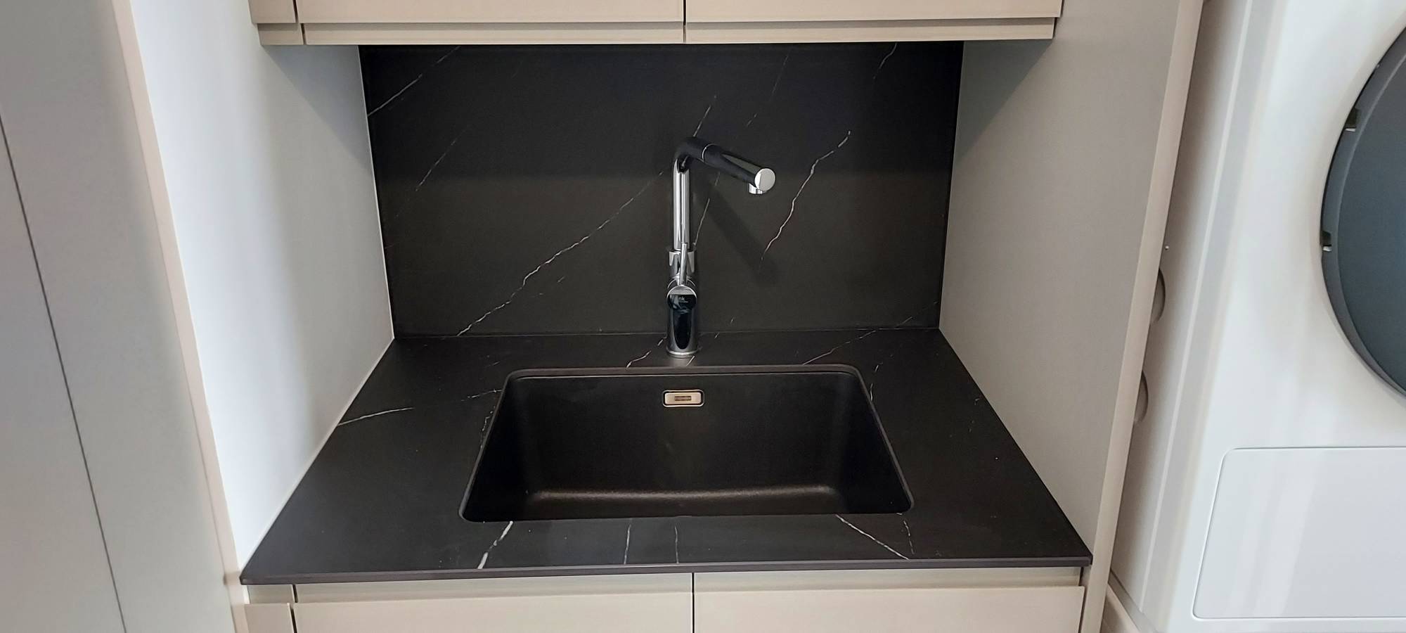 OU SE FAIRE POSER UN PLAN DE TRAVAILEN RESISTANT ET PAS CHER SUR LE BASSIN D'ARCACHON