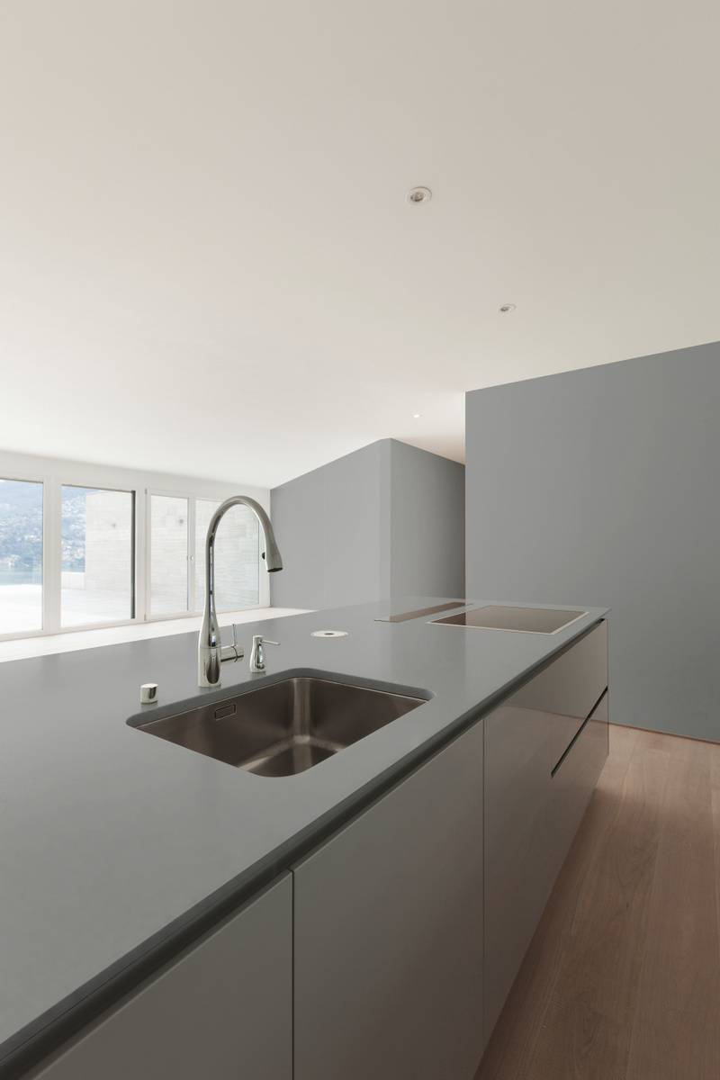 COMMENT SE FAIRE FOURNIR UN PLAN DE TRAVAIL PAS CHER DE COULEUR GRISE A SABRES