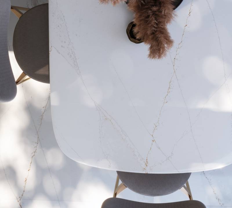 Plan de travail blanc marbré hydrofuge à Bordeaux