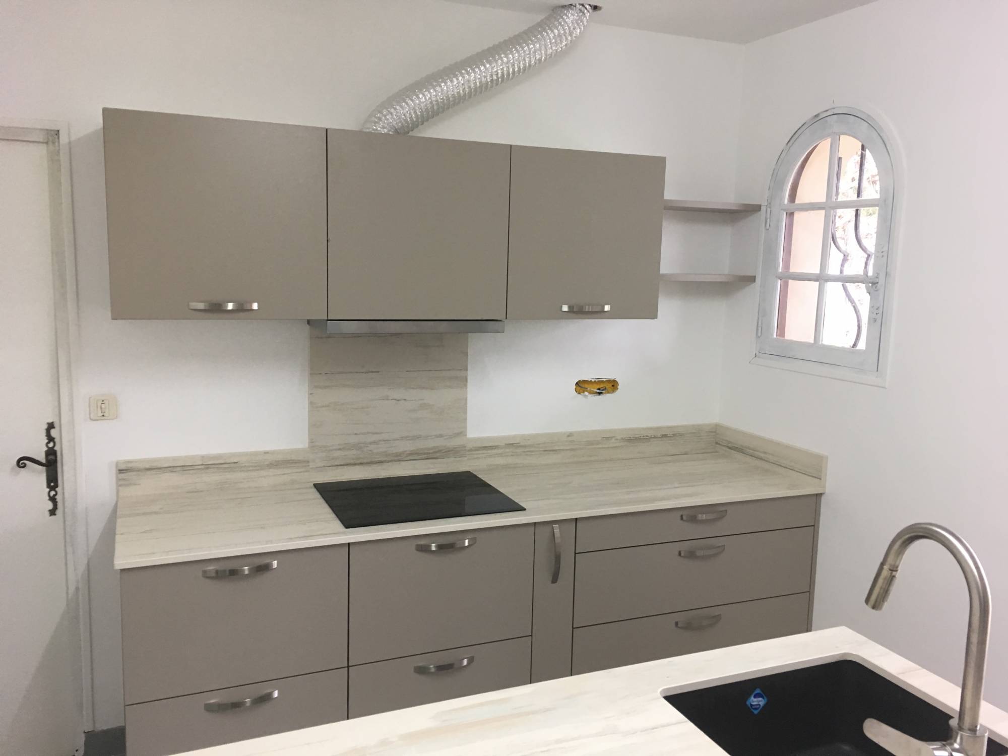 Makai coloris en dekton pour des plan de travail cuisine ou salle de bein