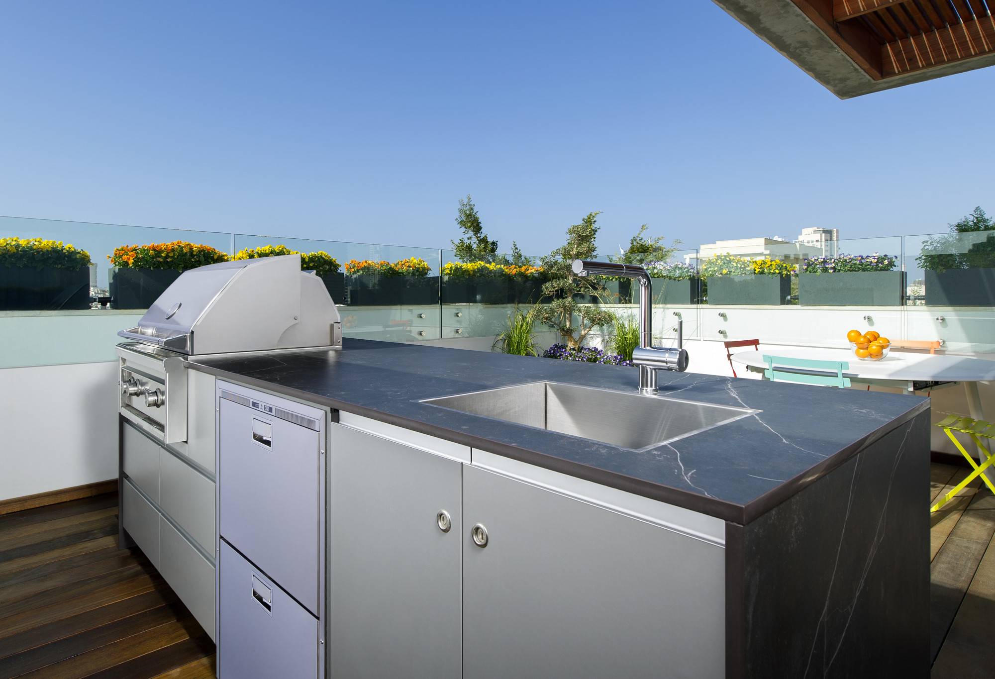 QUEL MARBRIER CHOISIR SE FAIRE POSER UN PLAN DE TRAVAIL RESISTANT SUR FLOIRAC