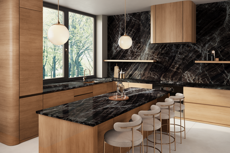 Voir une cuisine réalisée avec des plans de travail noir en quartzite Madeira de Sensa sur le Bassin d'Arcachon