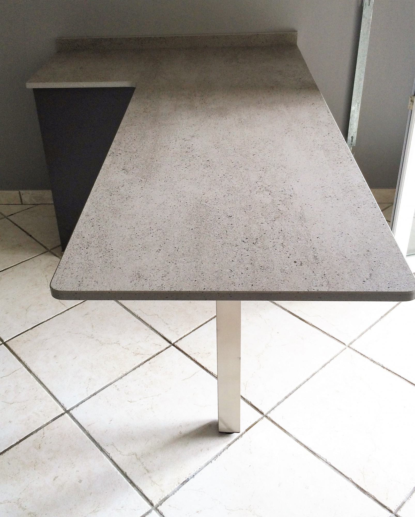 table de cuisine en dekton keon gironde