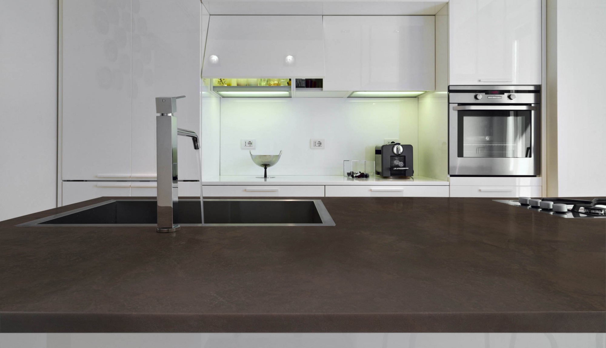plan de travail en dekton keranium bordeaux