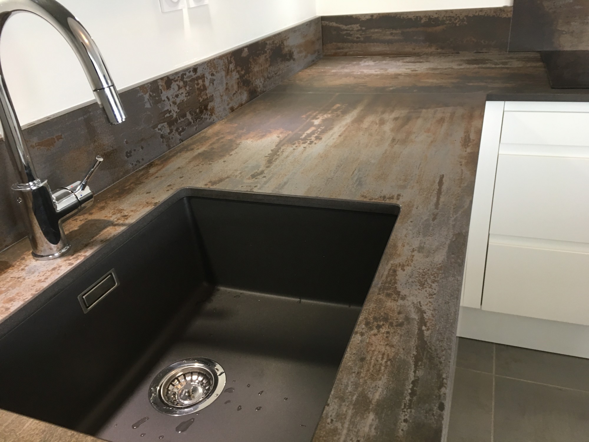 FAIRE SA CUISINE AVEC UN PLAN DE TRAVAIL DESIGN BORDEAUX