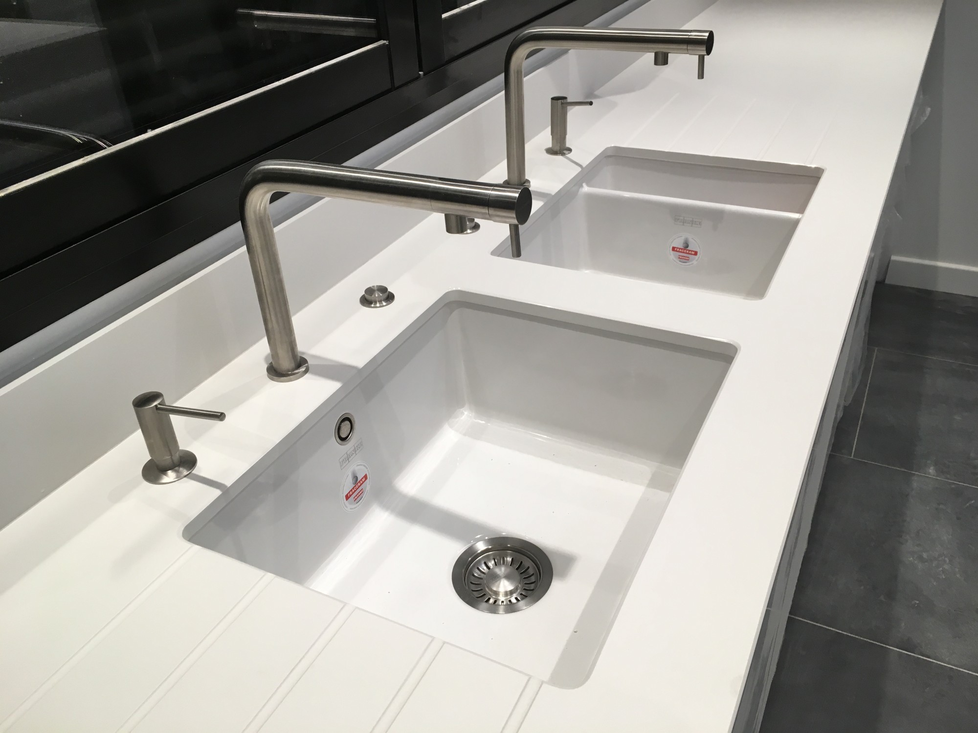 Installer 2 cuves sous un plan de travail en granit quartz ou dekton dans les Landes