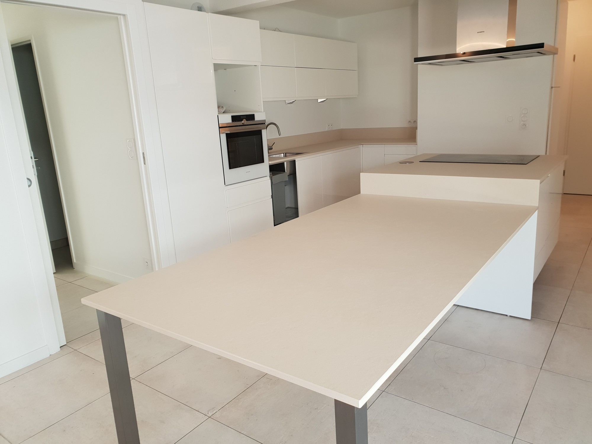 Installateur de plan de travail en dekton Danae en aquitaine
