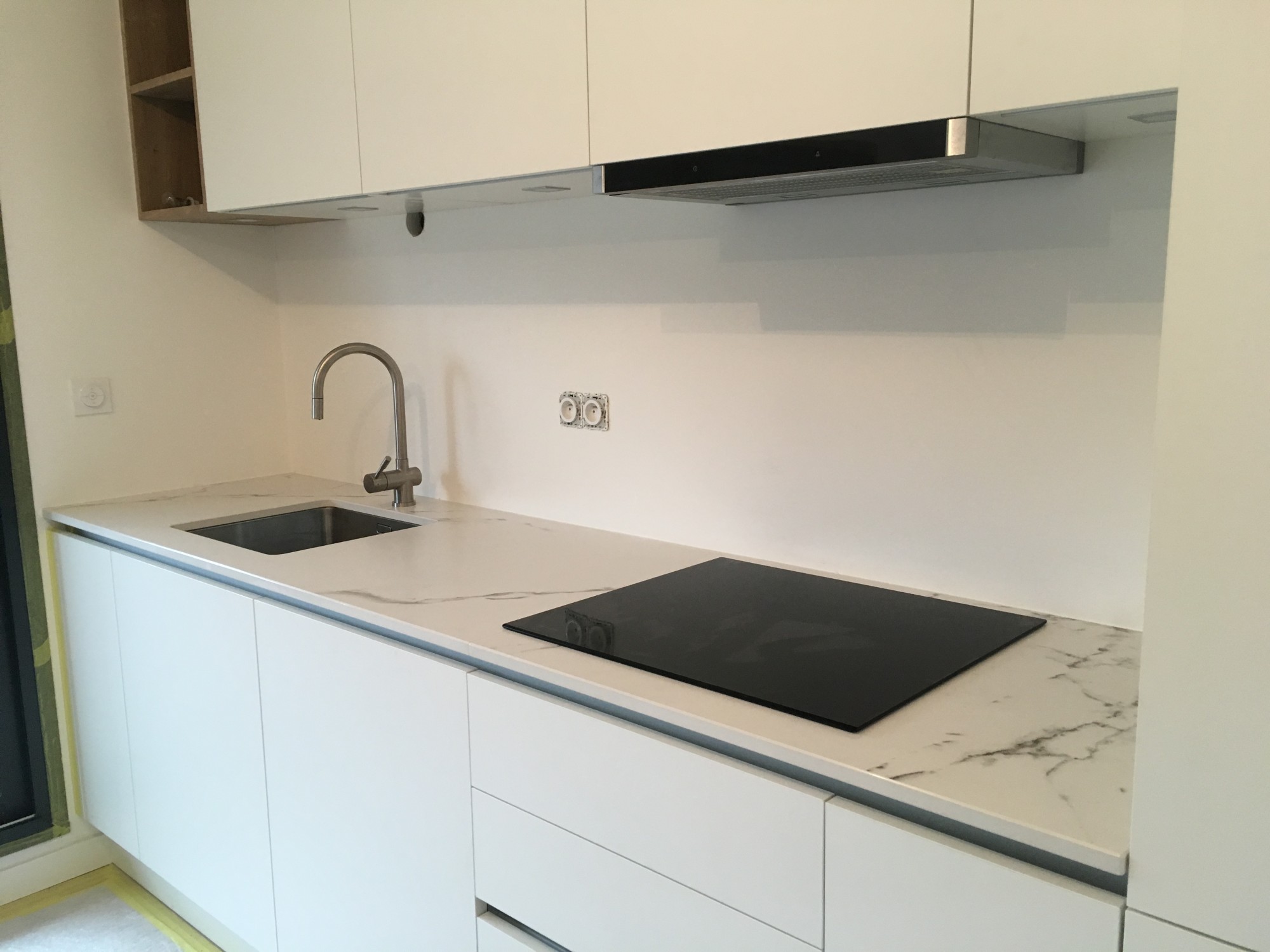 Plans de travail en dekton pour une petite cuisine à Saucats 33