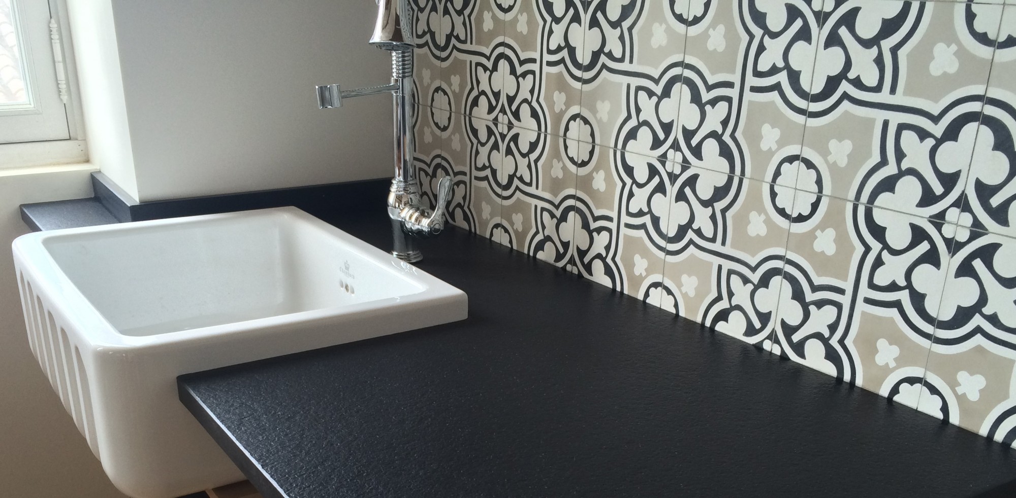 plan de travail noir épais 33