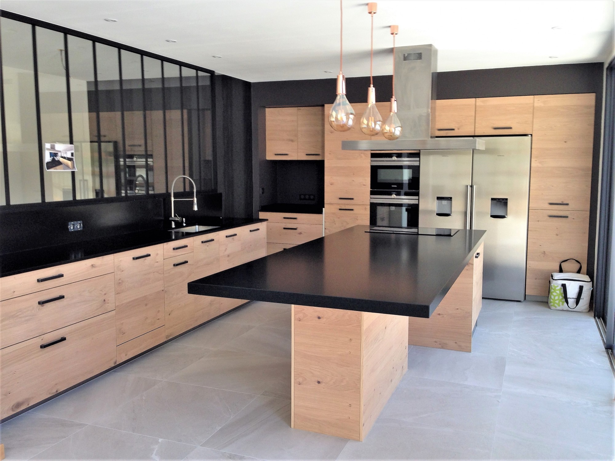 plan de travail en granit noir pour ilot à bordeaux