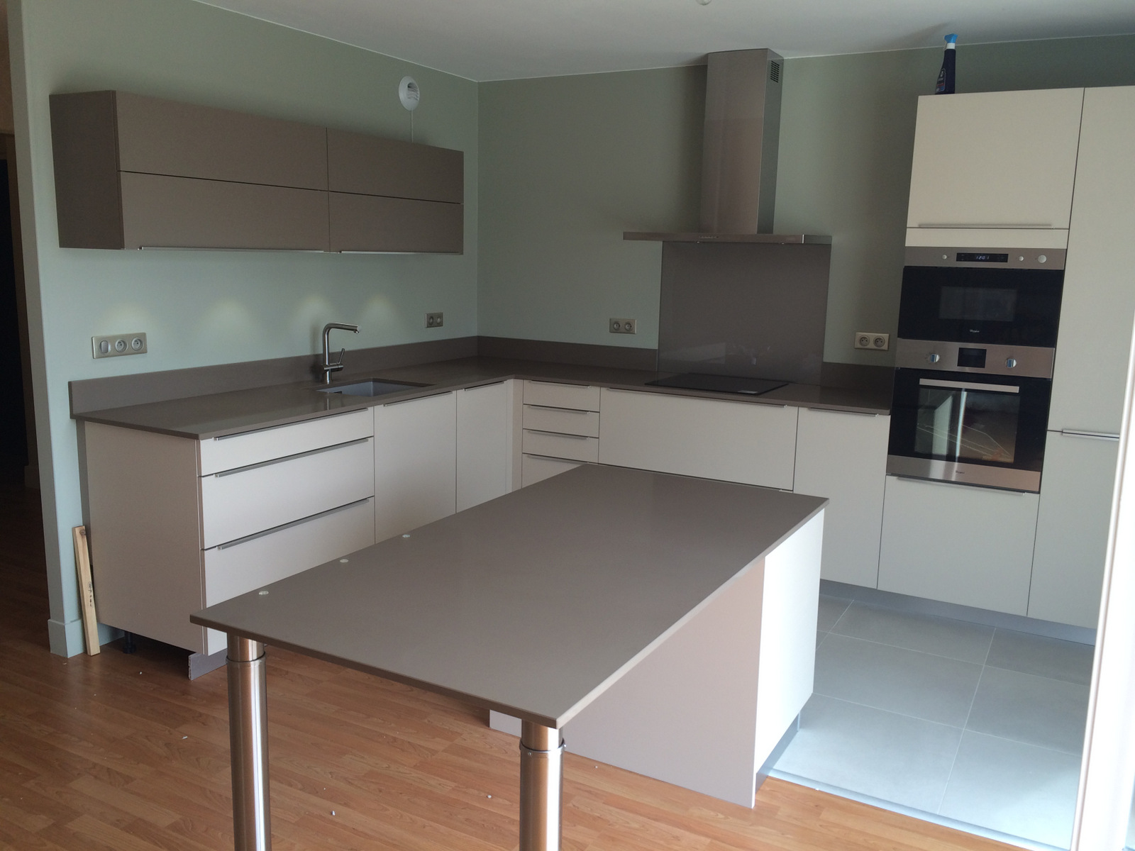 cuisine avec plan de travail en quartz