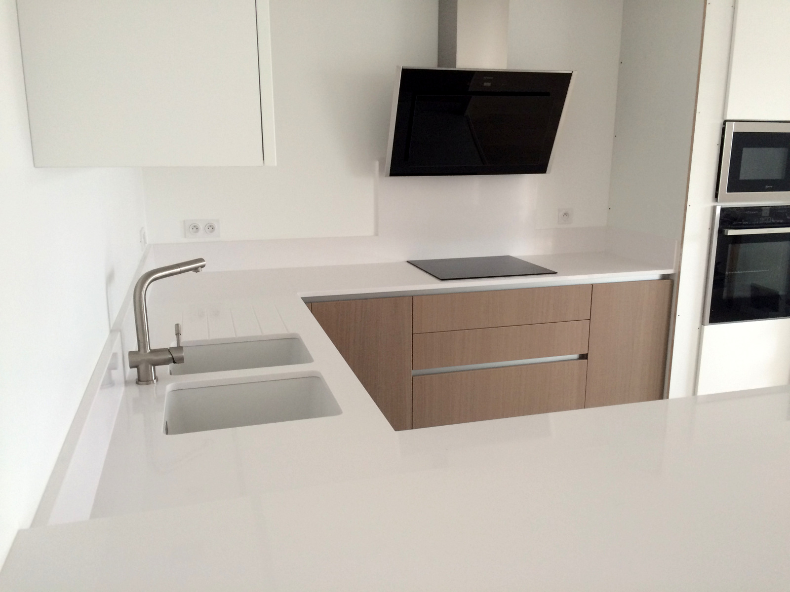 Quel granitier choisir pour des plans de travail d'une petite cuisine en QUARTZ à  Biscarrosse