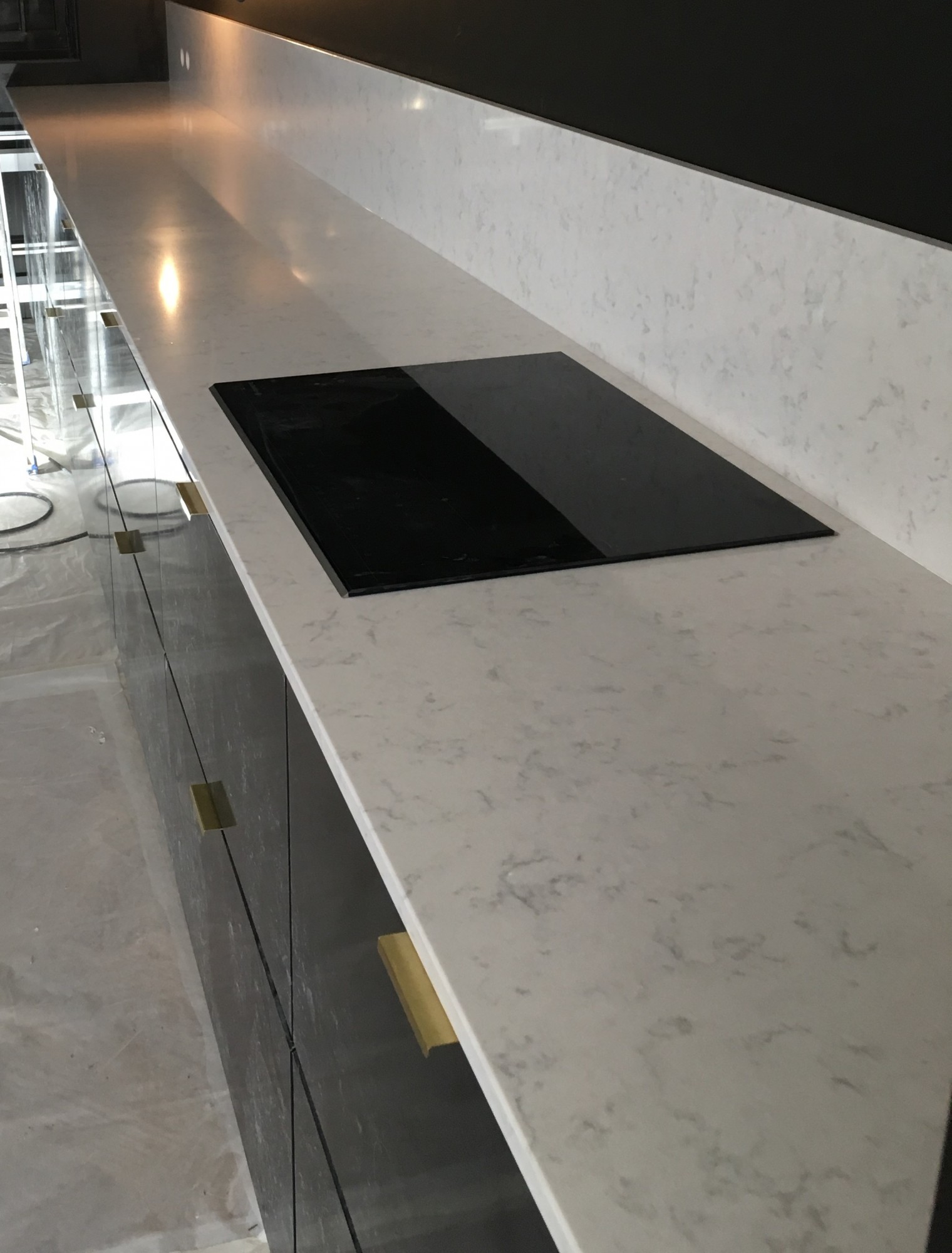 Quel matériau choisir pour une cuisine d'été en Aquitaine?