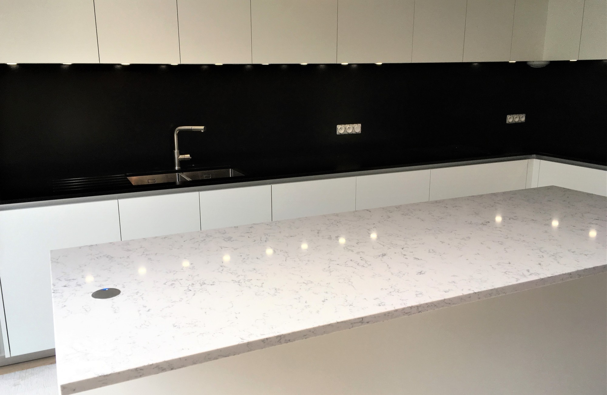 Faire un ilot en quartz Lyra pour une grande cuisine à Pessac 33