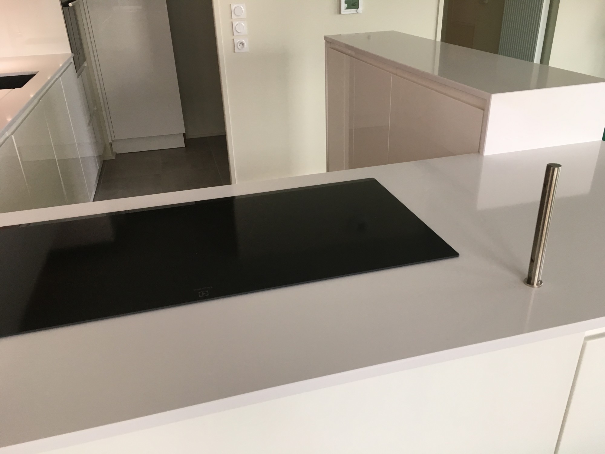 trouver du quartz très blanc pour une cuisine dans les landes