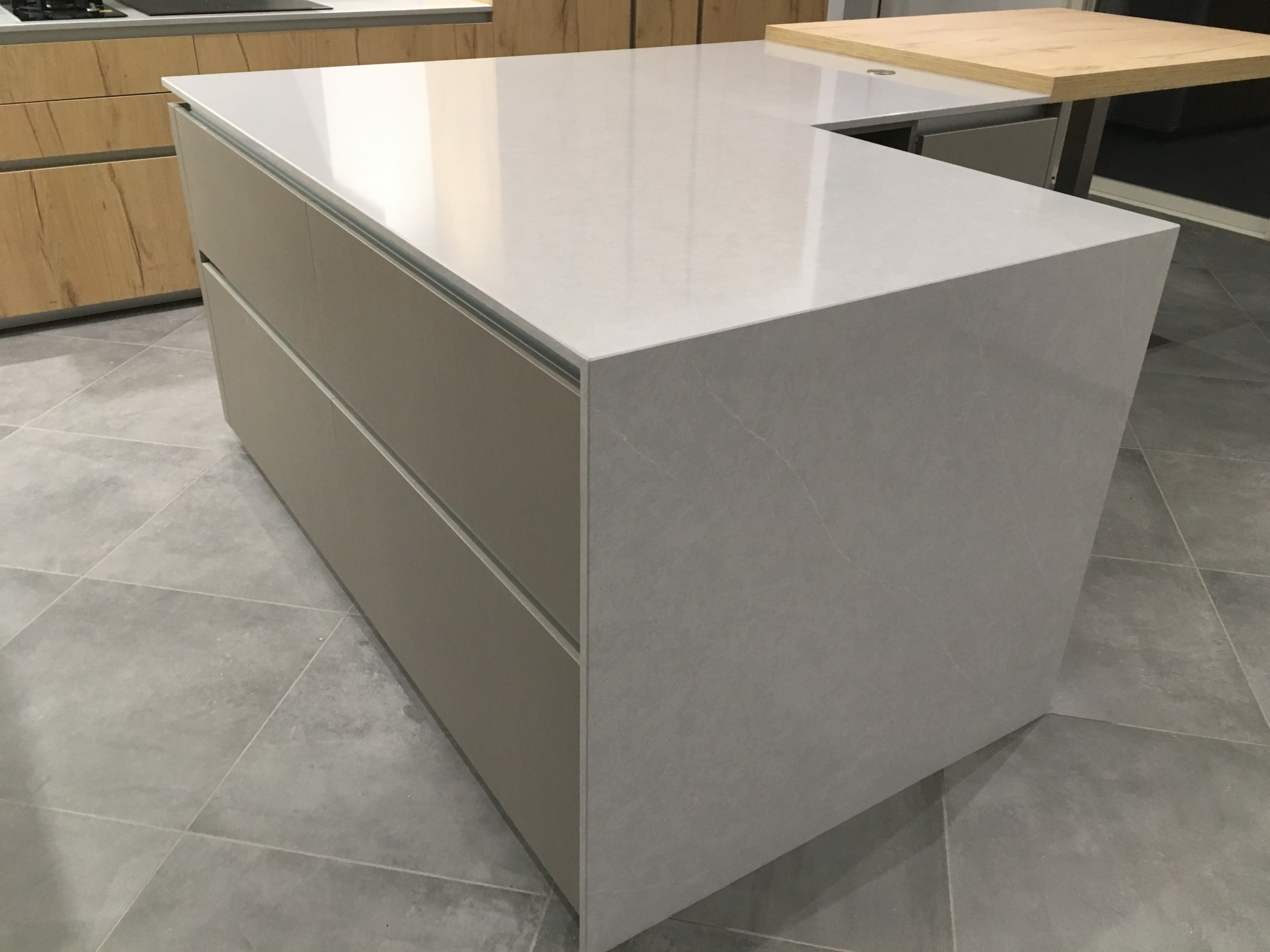 Où trouver un revendeur de plans de travail en quartz silestone