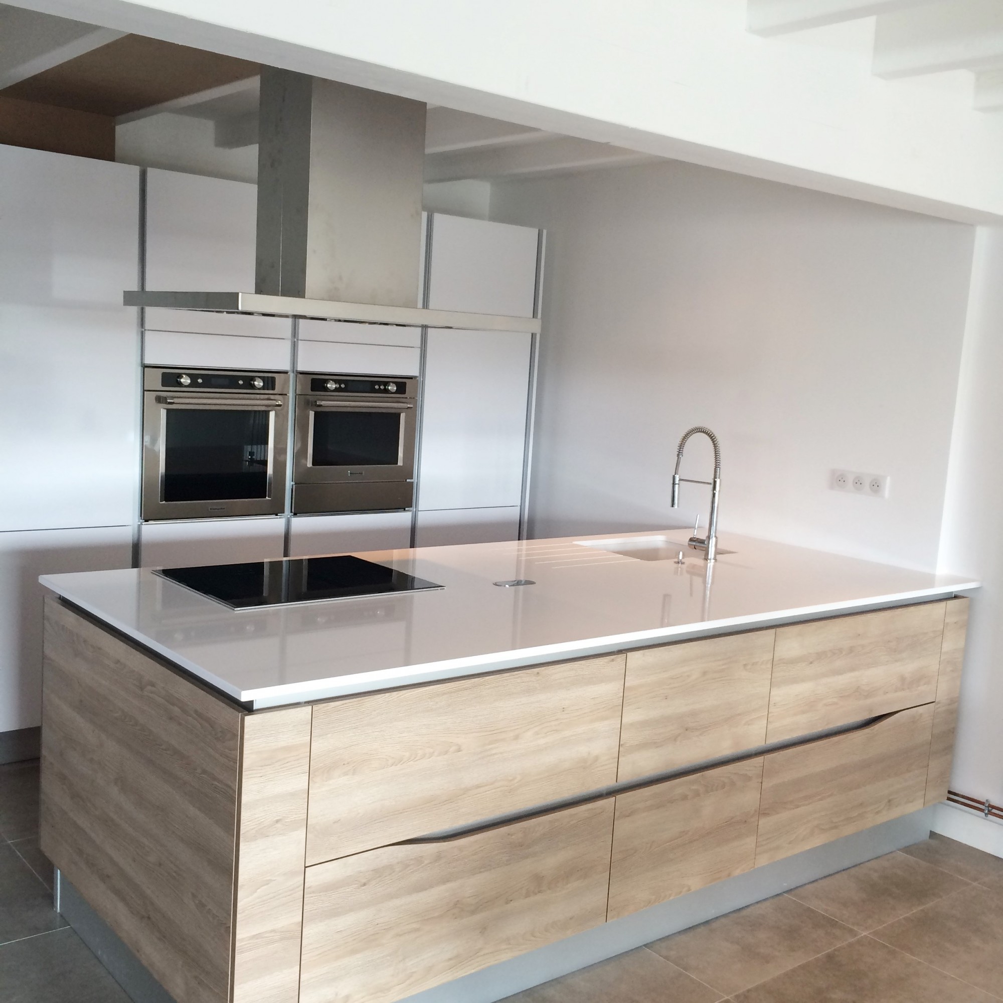 plan de travail en quartz blanc 33