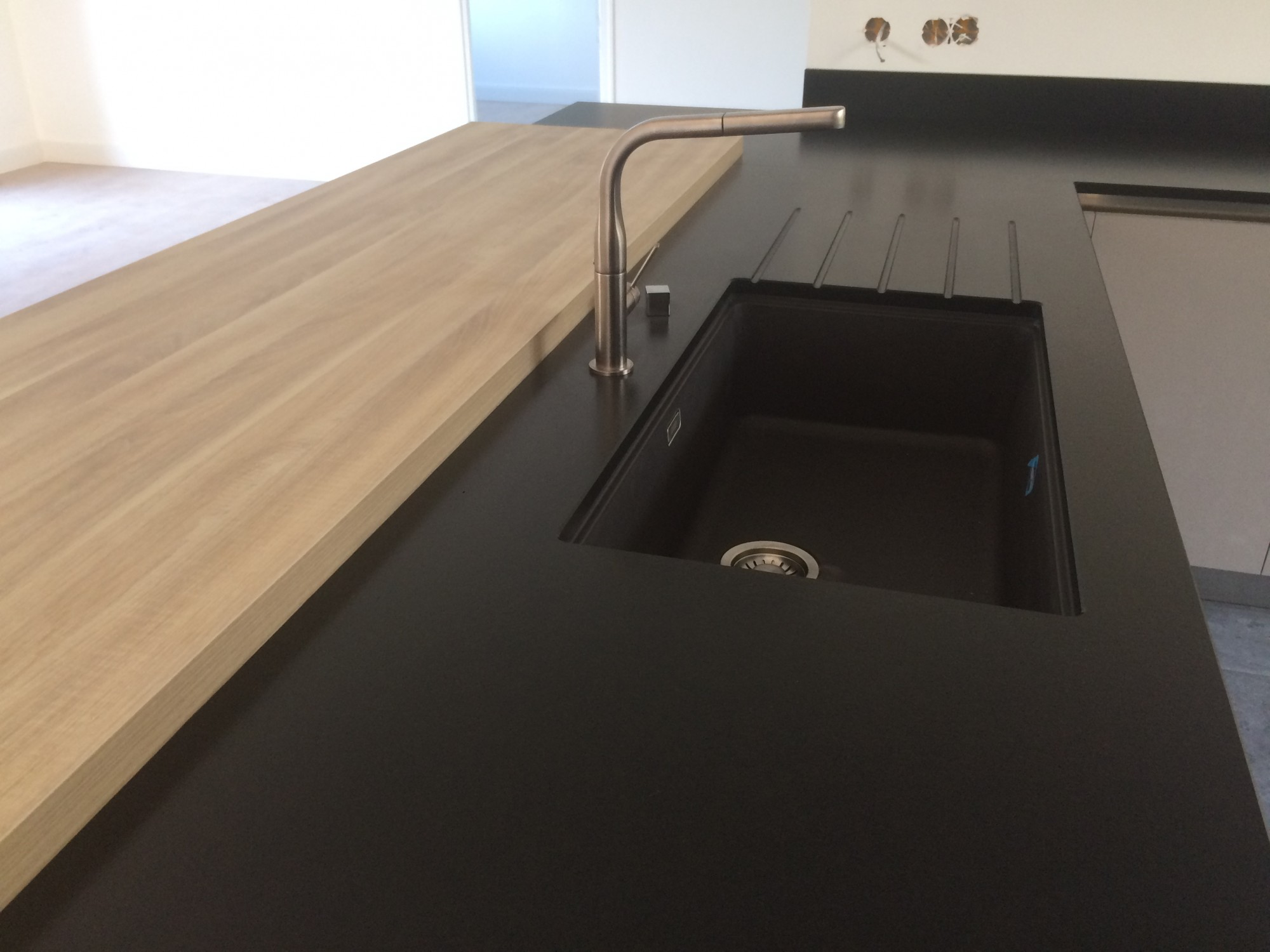 Granit avec mélange bois et granit en aquitaine