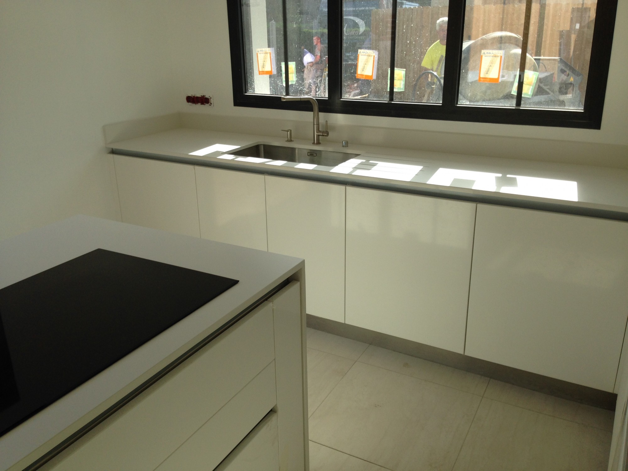 Où faire découper un plan de travail en Dekton près de bordeaux