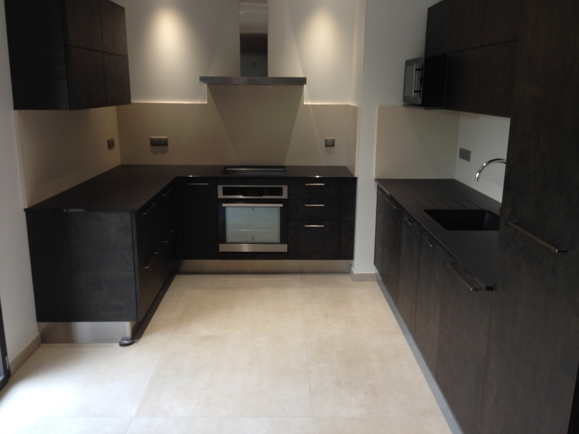 Dekton Sirius - Trouver un bon marbrier conseillé par cuisiniste sur la CUB bordelaise