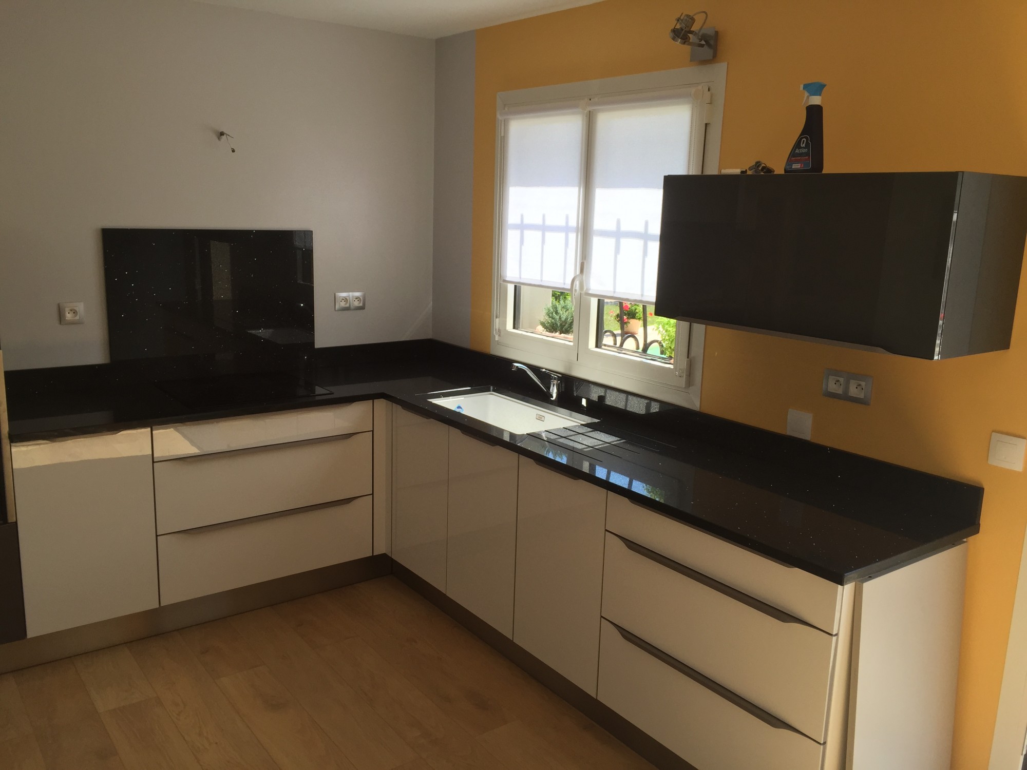 NEGRO STELLAR - Plan de travail hygiénique pour une cuisine à Bordeaux