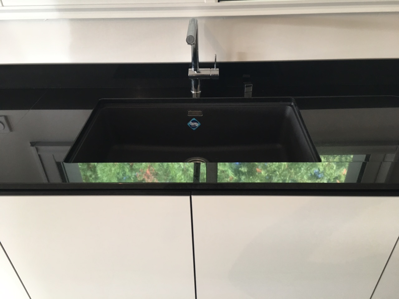 Plan de travail en granit noir zimbabwe brillant en gironde 33