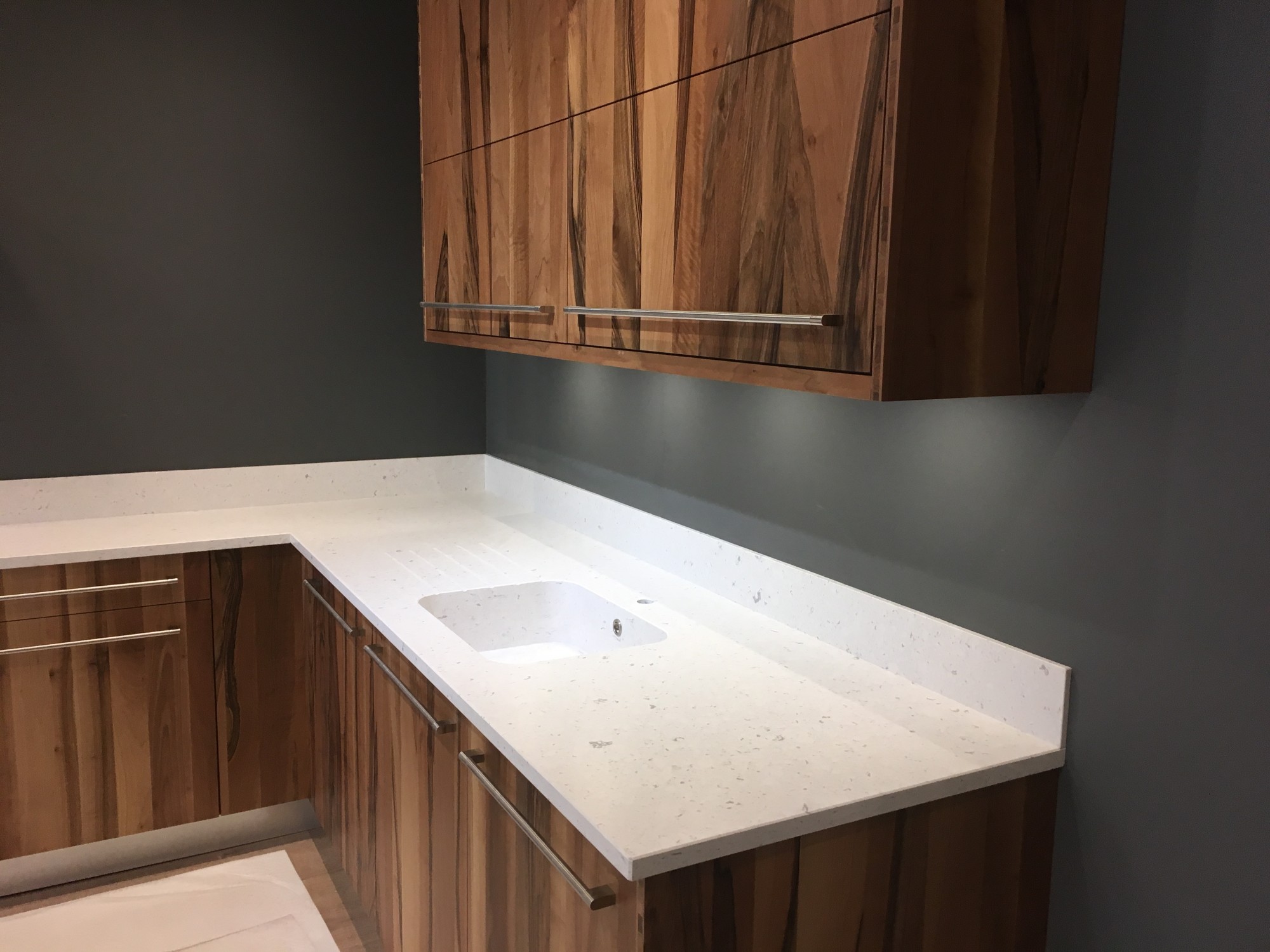 Réalisation HM DECO en quartz Bianco river à Gradignan 33