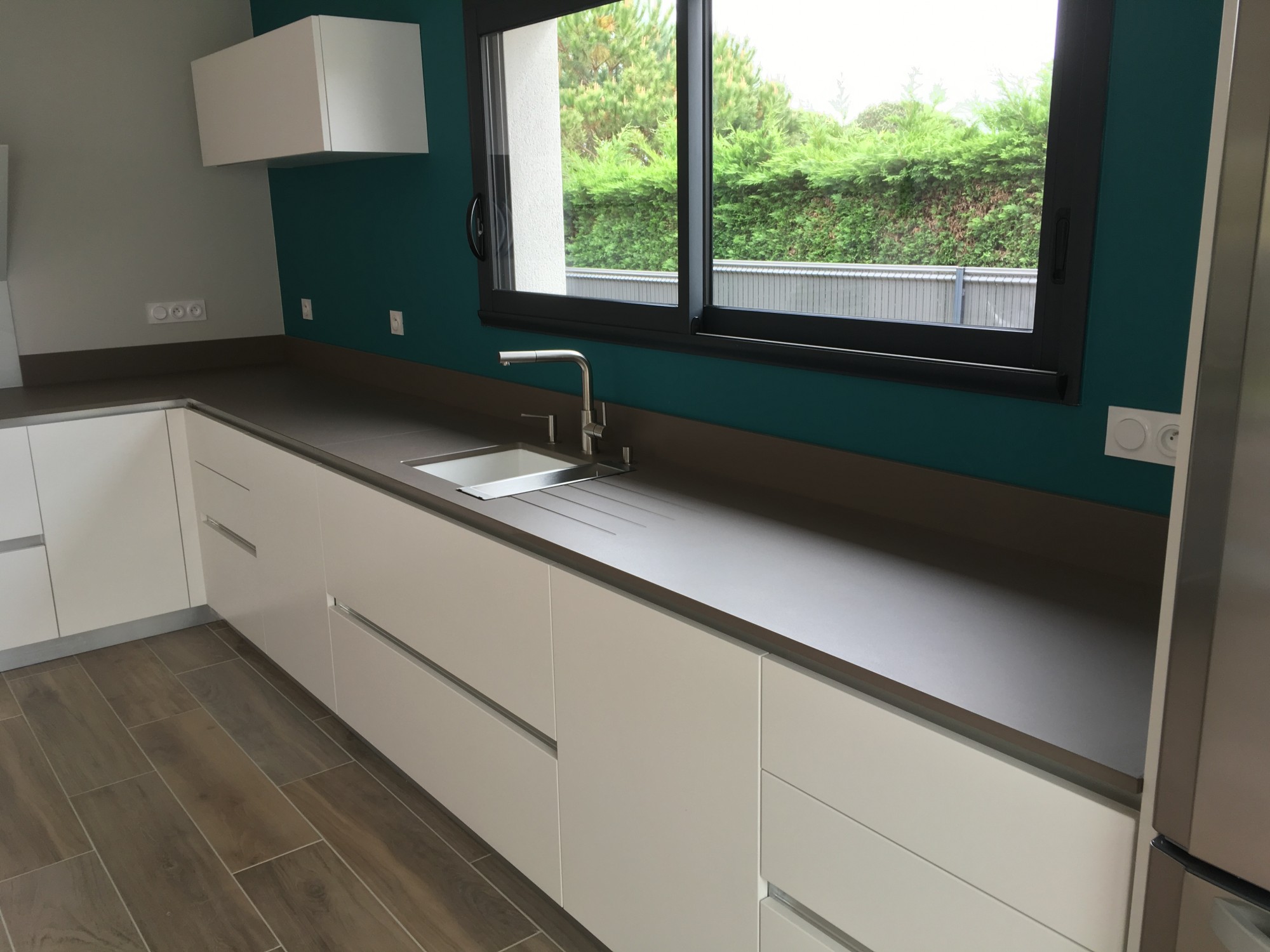 Installer des dosserets en dekton galema dans sa cuisine en aquitaine