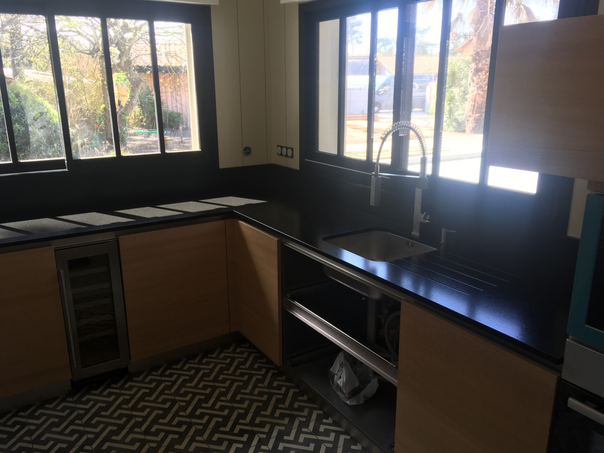 Faire poser un plan de travail en granit dans les Landes 40