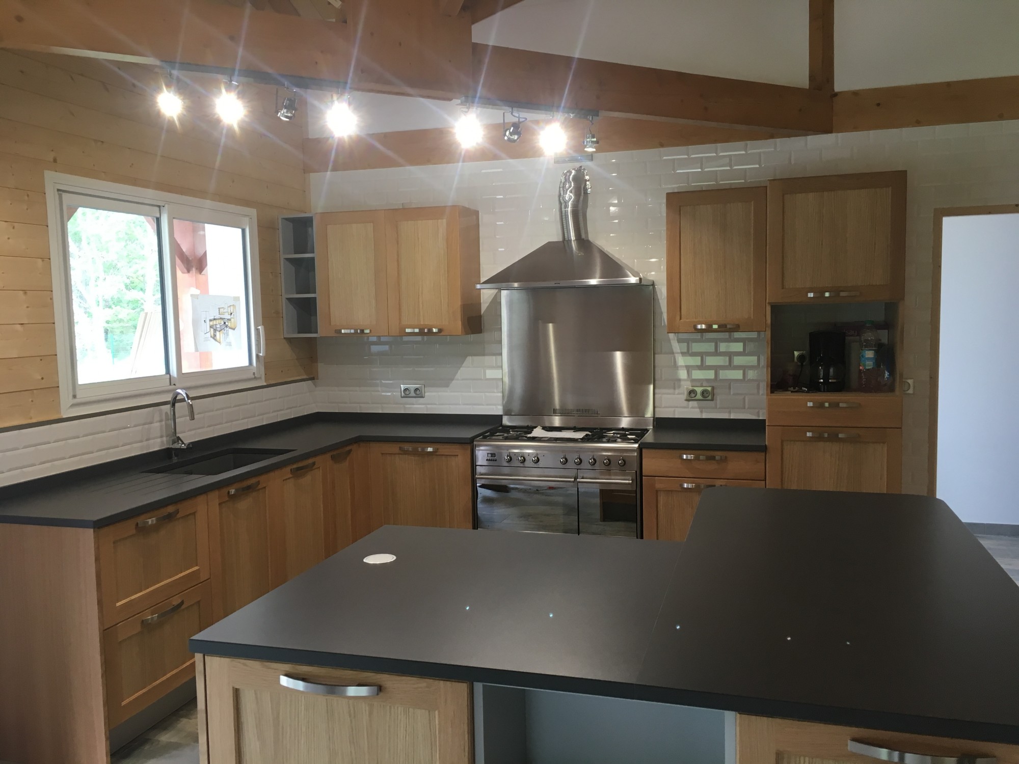 cuisine avec plan de travail ilot en quartz Silestone Marengo en Gironde 33