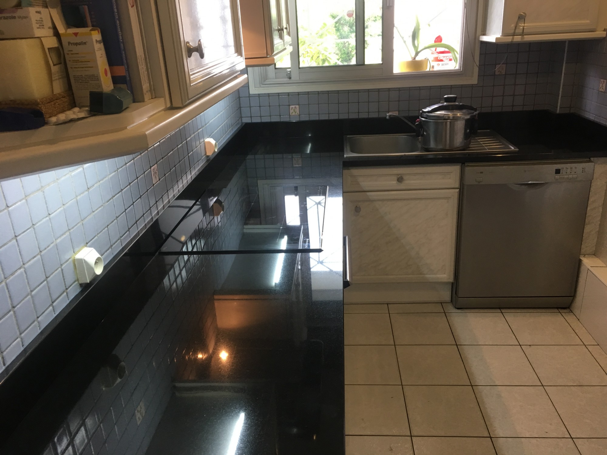 Plans de travail noirs brillants à Mérignac 33