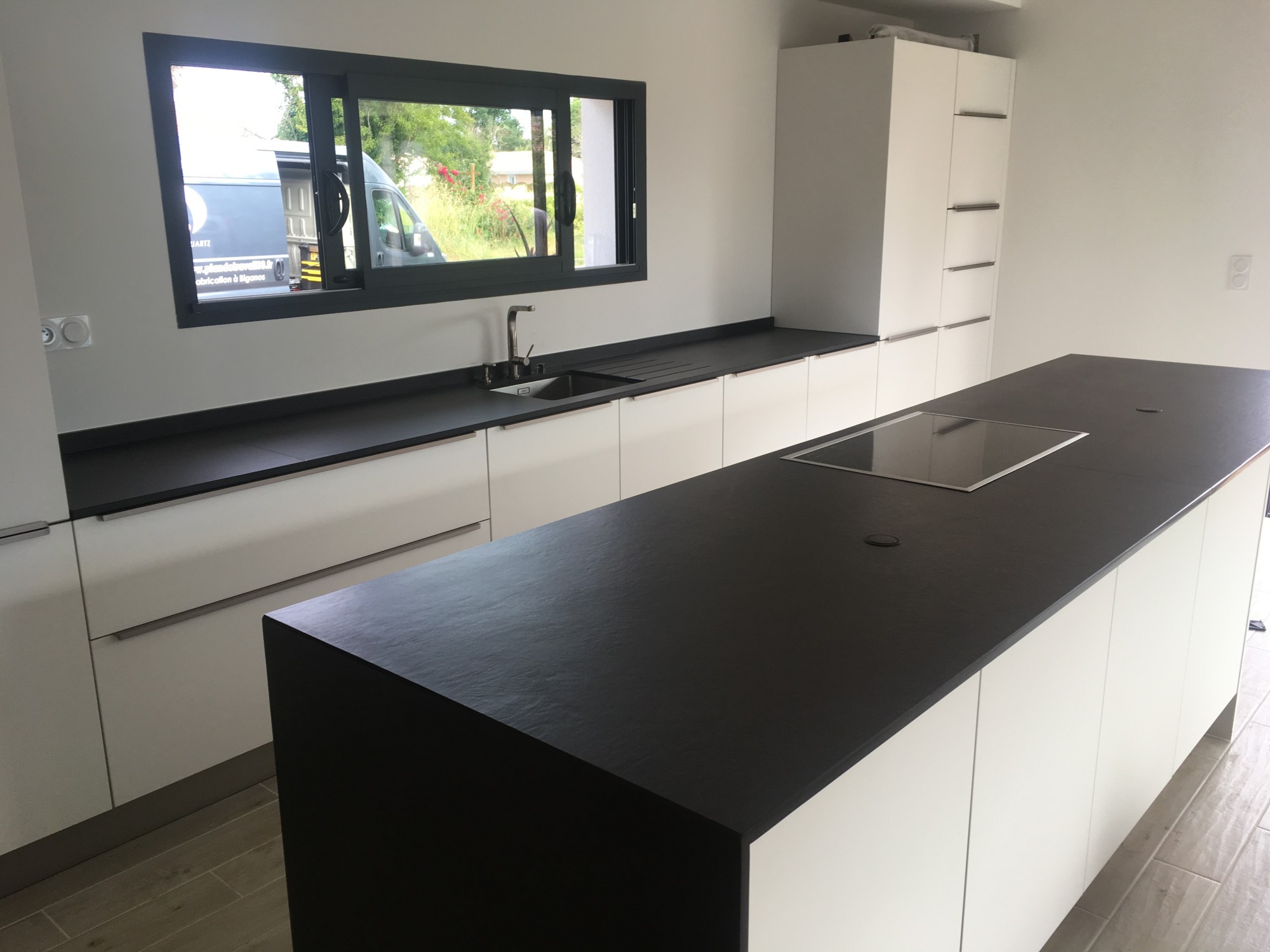 Plan de travail résistant aux rayures et à la chaleur  à Pessac 33