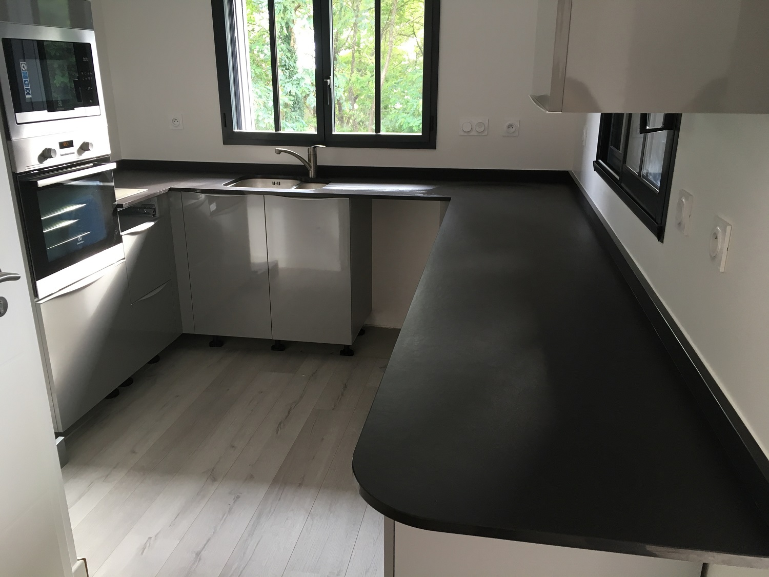HM deco marbrerie à Biganos vous présente ses dernières réalisations en Dekton Sirius